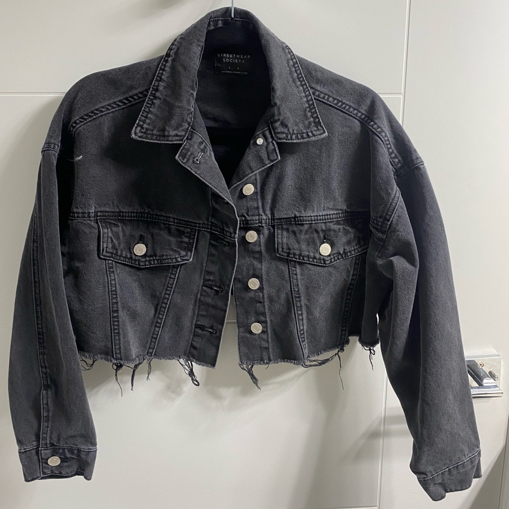 Cropped jean jacket - Picture 2 of 3